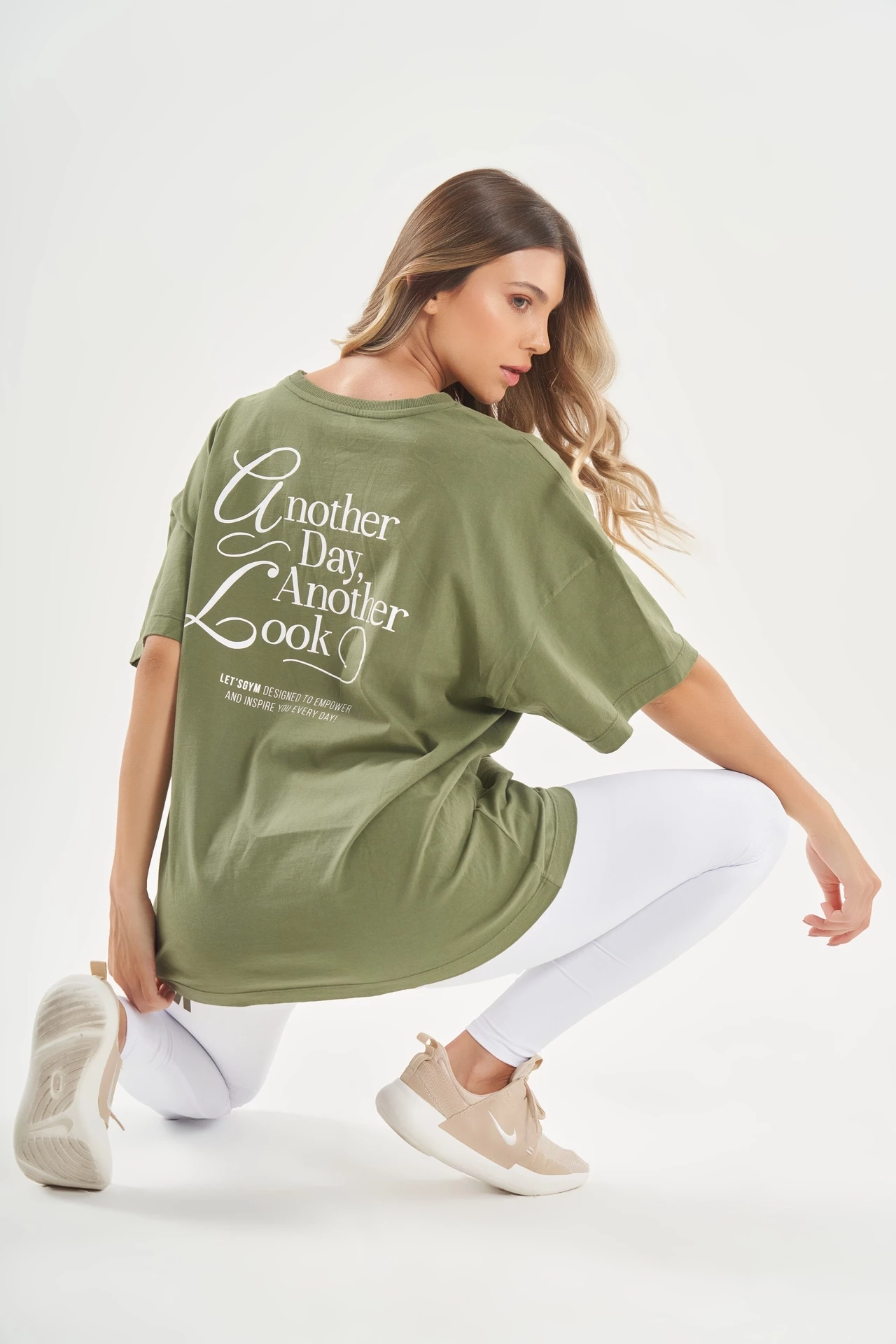 CAMISETA OVERSIZED ANOTHER DAY TAM-P